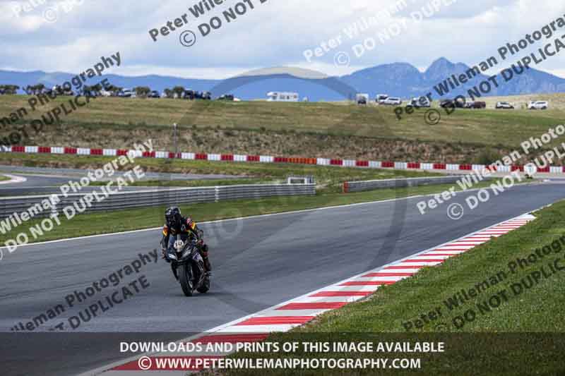 cadwell no limits trackday;cadwell park;cadwell park photographs;cadwell trackday photographs;enduro digital images;event digital images;eventdigitalimages;navarra;no limits trackdays;peter wileman photography;racing digital images;trackday digital images;trackday photos